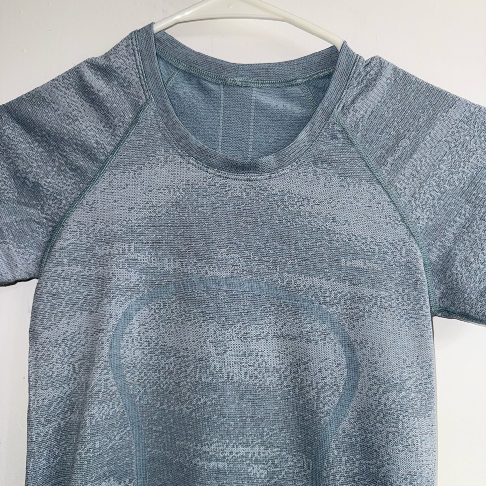 Lululemon Swiftly Speed Short Sleeve size 4 - Picture 7 of 11